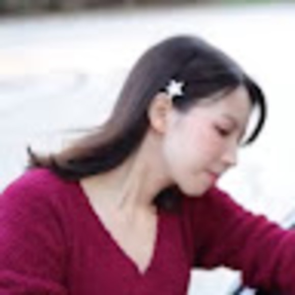 Meet your Posher, Lindy - Picture 1 of 1